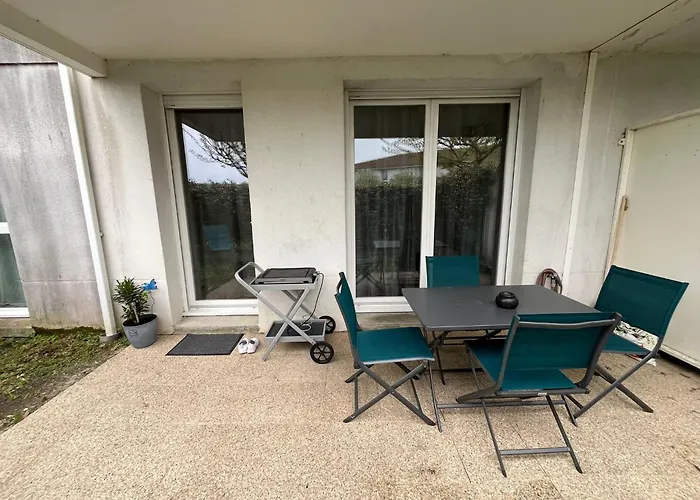 Appartement Avec Jardin A Rochefort